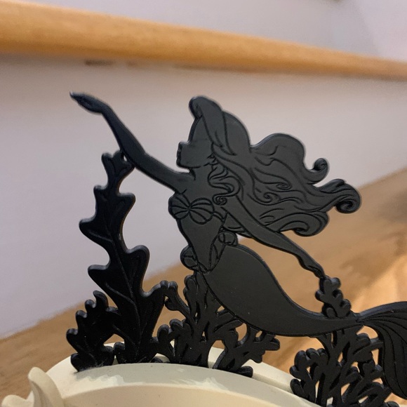 Hallmark Disney Figurine - Picture 2 of 5